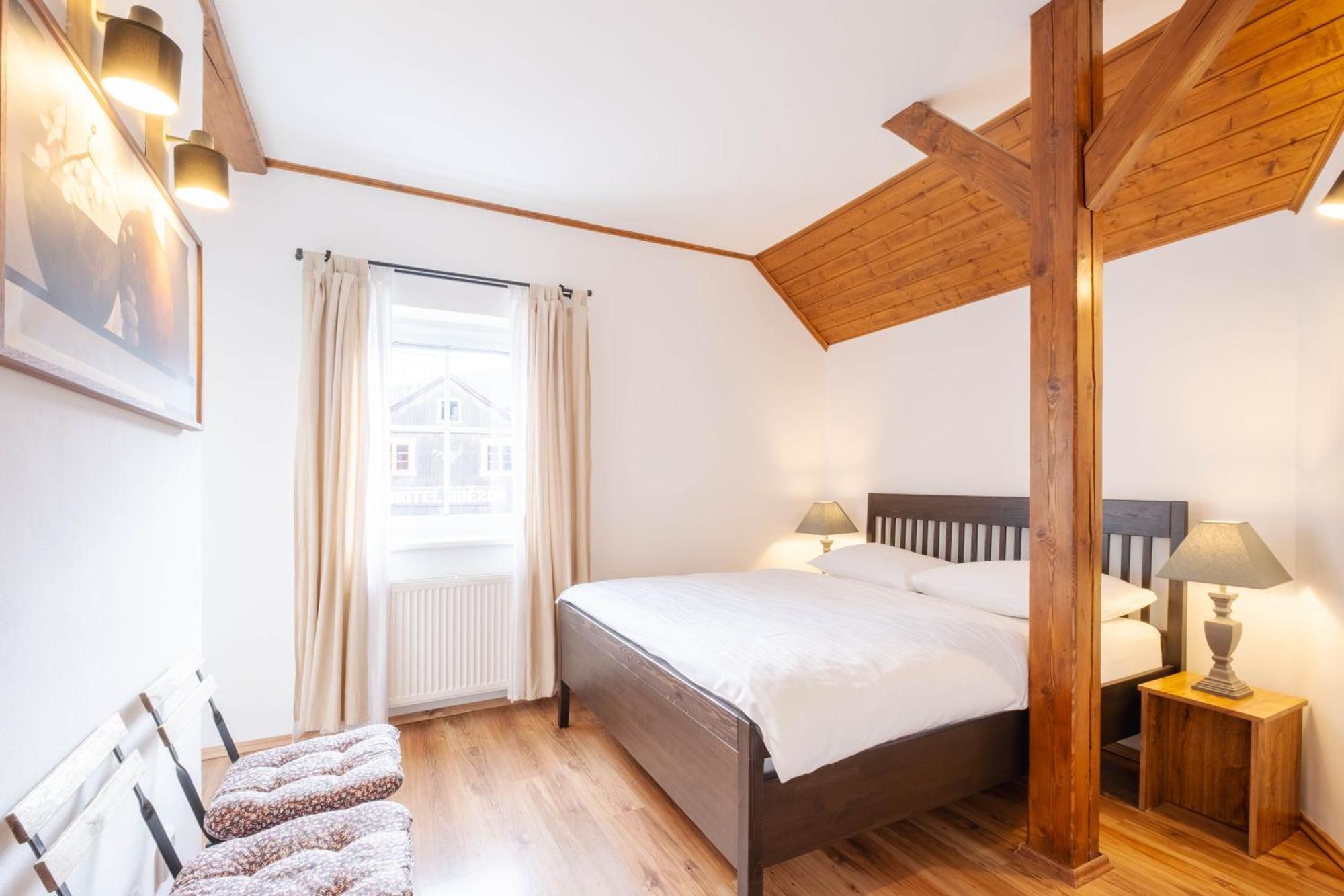 Hotel Hvezda Pec pod Snezkou Ngoại thất bức ảnh